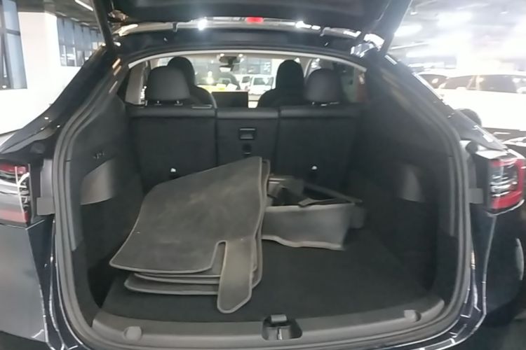 Tesla Model Y 2024 #19 Tesla Model Y 2024 car image #19