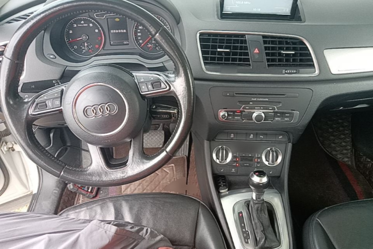Audi Q3 2015 immagine di auto #10