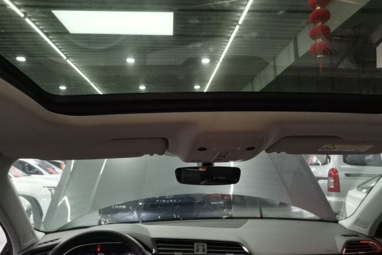 Audi Q3 2020 car image #18