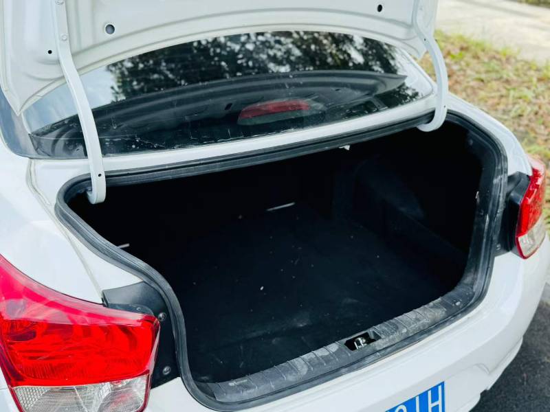 Hyundai Reina 2019 car image #9
