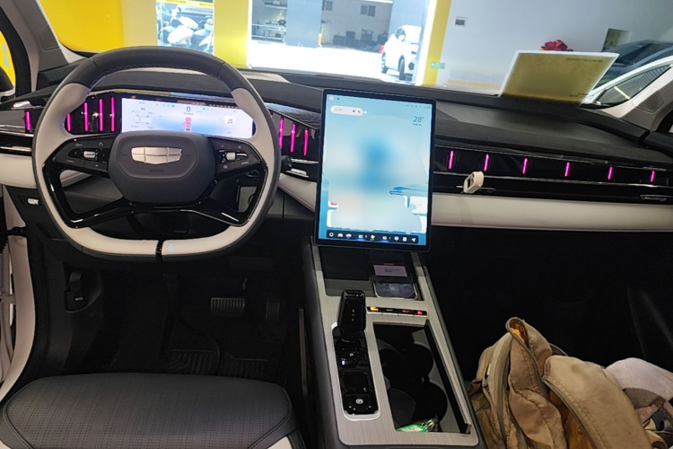 GEELY Boyue L 2024 изображение автомобиля #10
