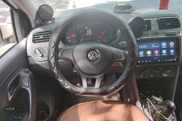Volkswagen Polo 2015 car image #12