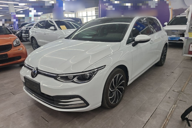 Volkswagen Golf 2021 car image #2