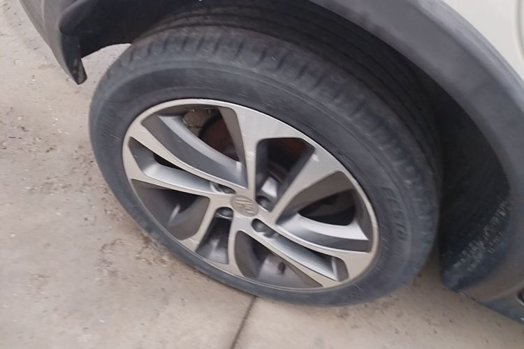 BYD Yuan 2017 #10 BYD Yuan 2017 car image #10