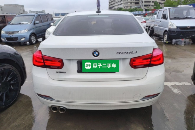 BMW 3 Series 2019 car image #6