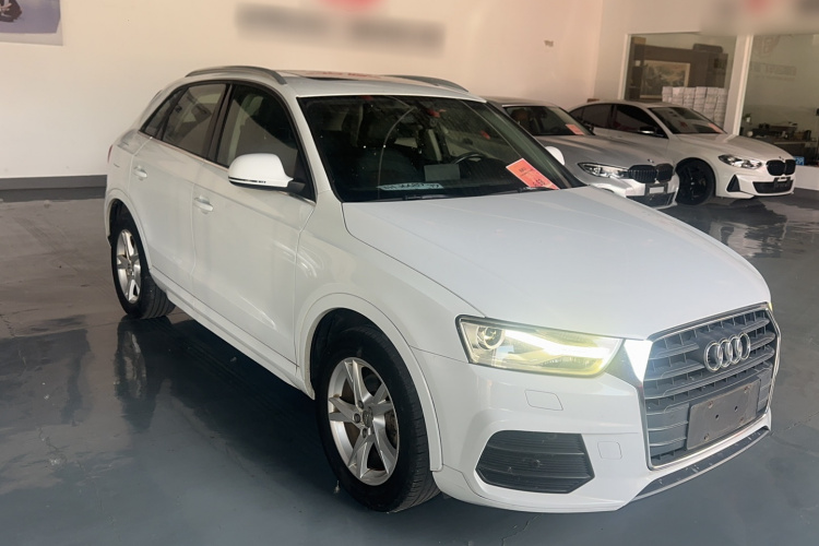 Audi Q3 2017 car image #4