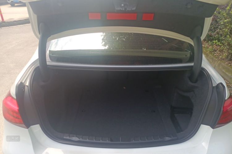 BMW 3 Series 2018 #21 BMW 3 Series 2018 immagine di auto #21