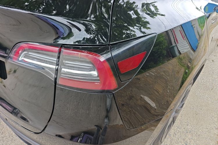 Tesla Model Y 2023 #8 Tesla Model Y 2023 car image #8