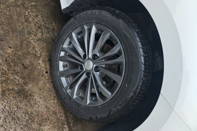 名爵 MG5 2025 汽车图片 #9