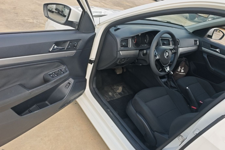 Volkswagen Lavida 2018 car image #16