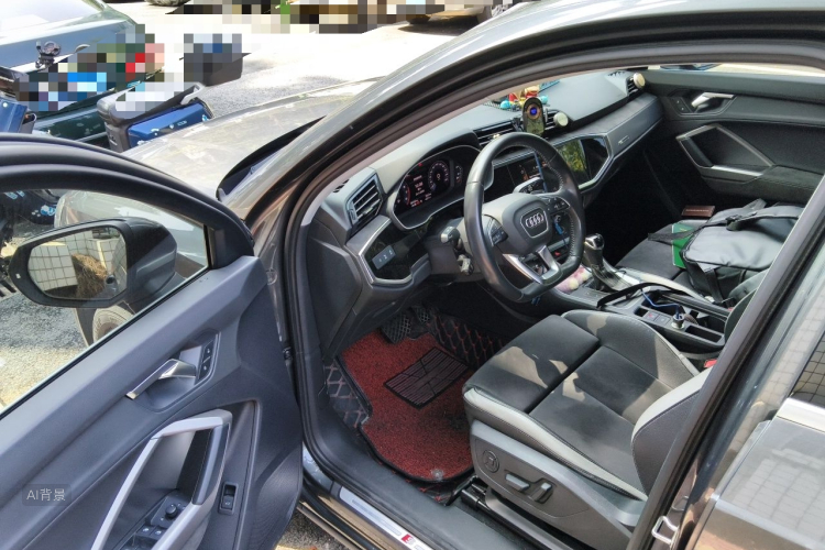 Audi Q3 2020 car image #18