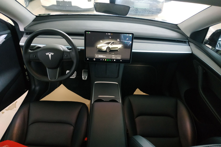 Tesla Model Y 2024 #10 Tesla Model Y 2024 car image #10