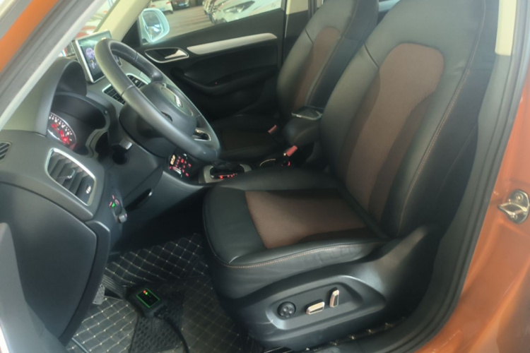 Audi Q3 2017 car image #15