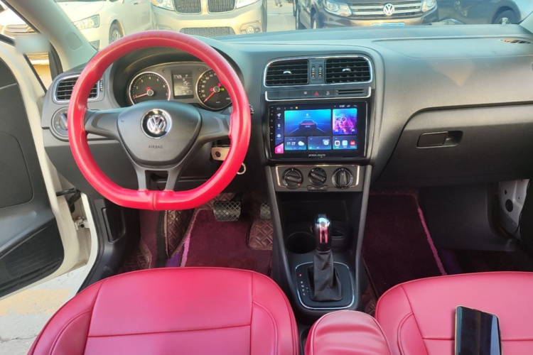 Volkswagen Polo 2015 #10 Volkswagen Polo 2015 car image #10