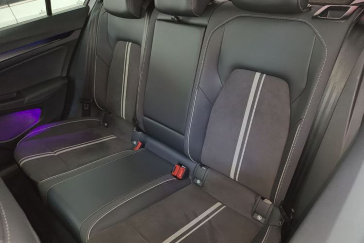 Volkswagen Golf 2021 imagem de carro #17