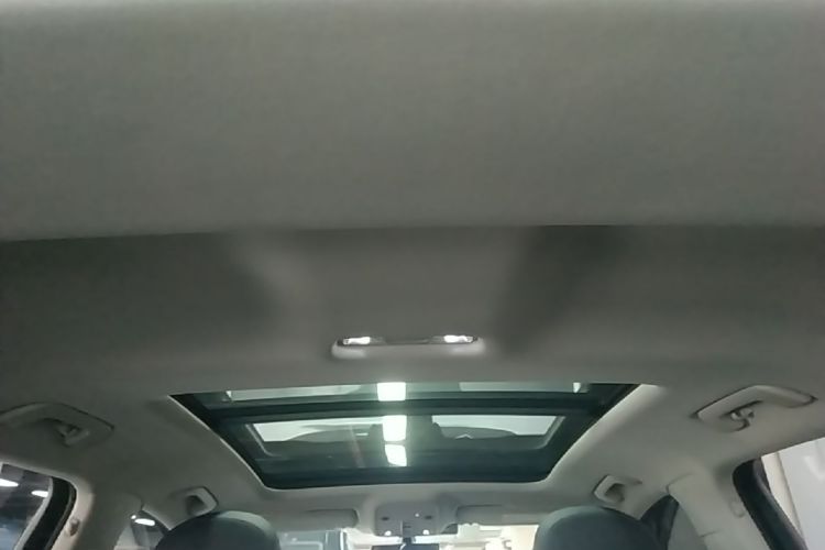 Audi Q3 2021 car image #18