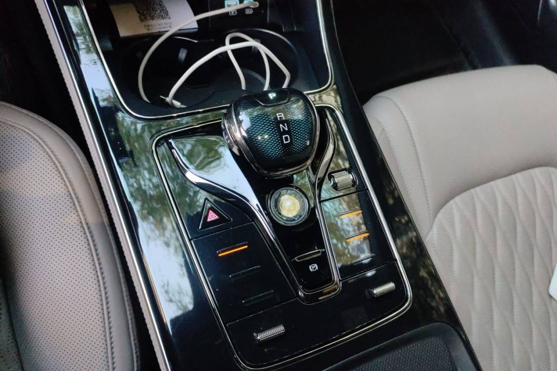 BYD Han 2024 car image #27