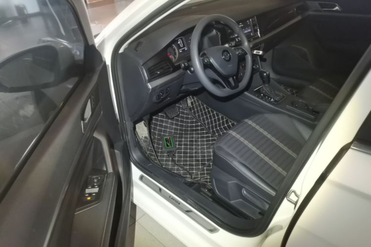 Volkswagen Lavida 2019 car image #12