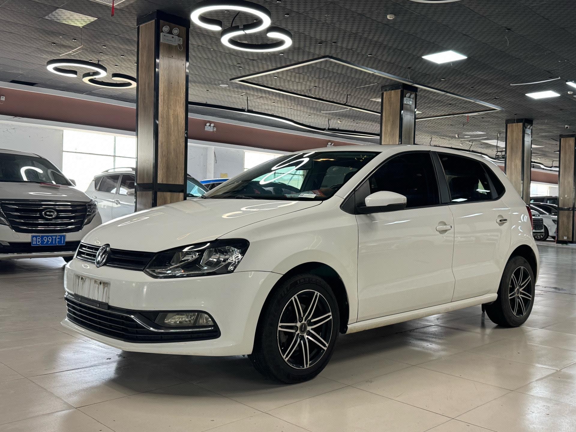 Volkswagen Polo 2016 Volkswagen Polo 2016 car image