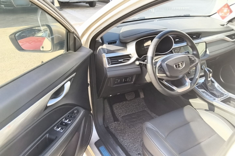 GEELY Emgrand 2019 #16 GEELY Emgrand 2019 car image #16