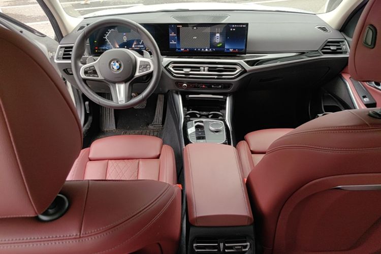 BMW 3 Series 2024 #10 BMW 3 Series 2024 car image #10