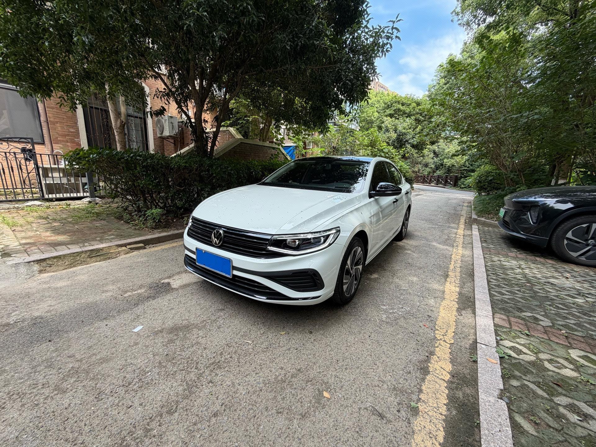 2025 car image 