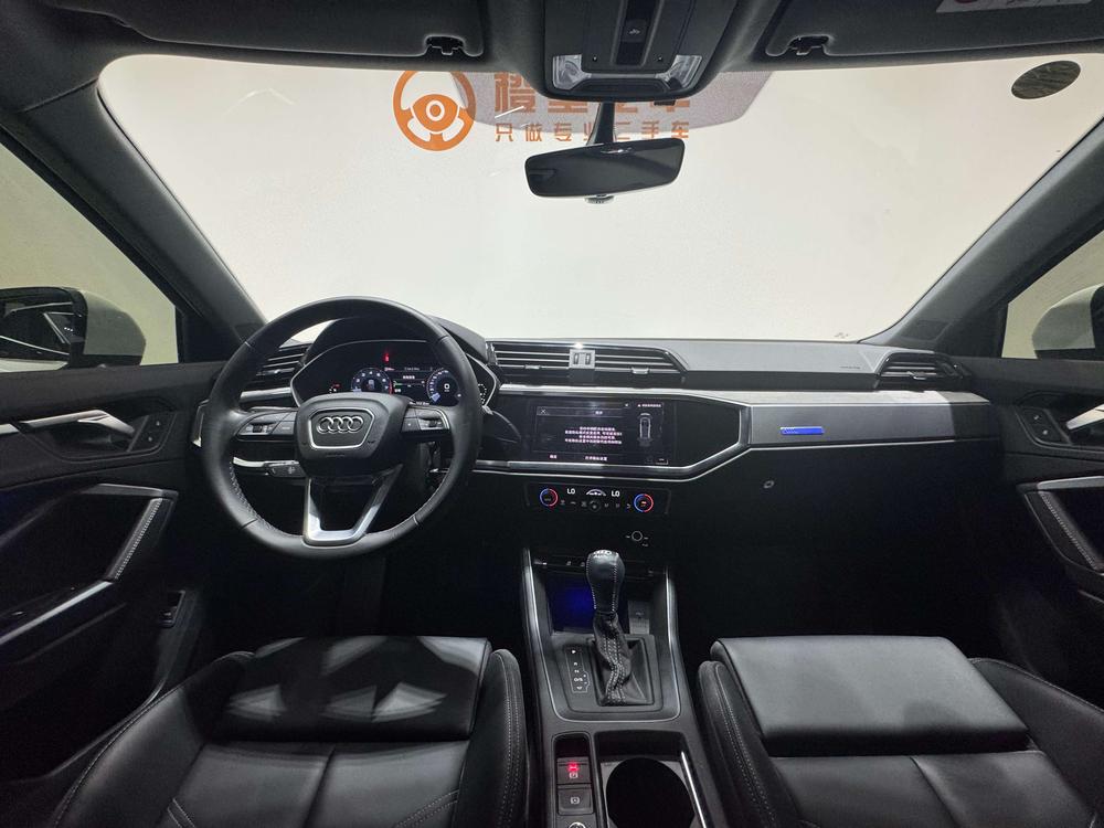 Audi Q3 2024 صورة سيارة #11