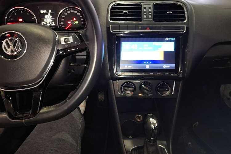 Volkswagen Polo 2017 #10 Volkswagen Polo 2017 car image #10