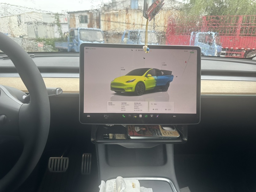 Tesla Model Y 2022 car image #6