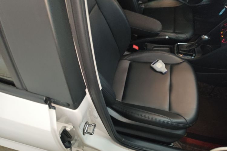 Volkswagen Polo 2019 car image #24
