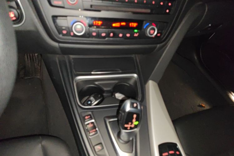 BMW 3 Series 2014 car image #14