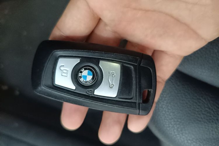 BMW 3 Series 2017 car image #9