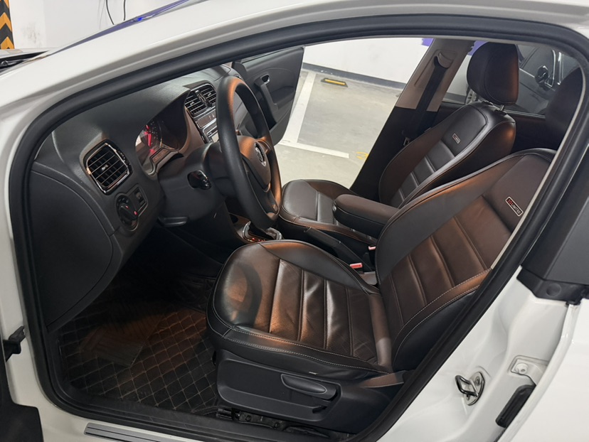 Volkswagen Polo 2016 car image #7