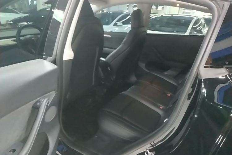 Tesla Model Y 2023 #17 Tesla Model Y 2023 car image #17