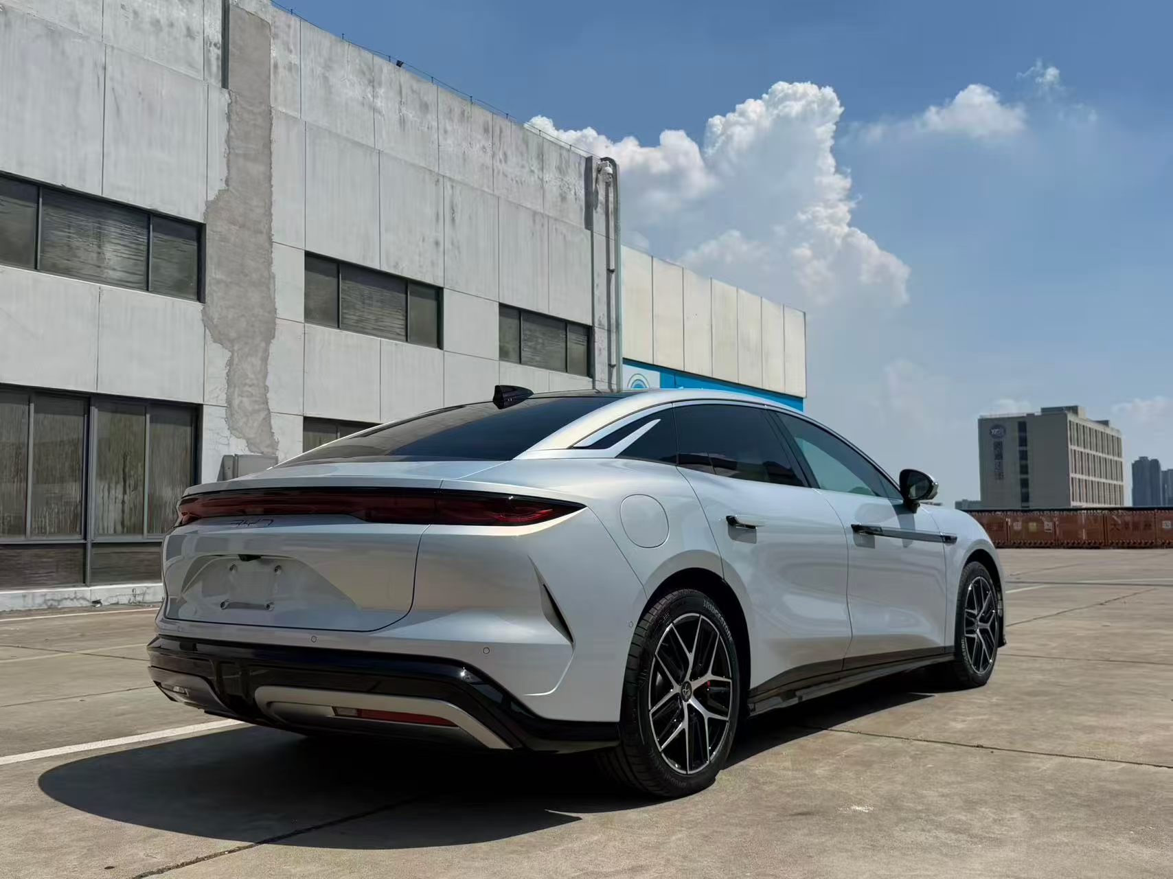 BYD HanL 2025 #9 BYD HanL 2025 imagen de coche #9