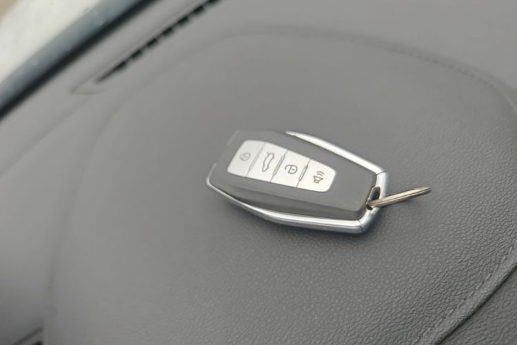 GEELY Emgrand 2019 #9 GEELY Emgrand 2019 car image #9