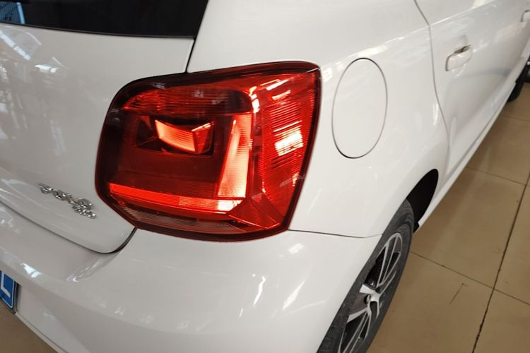Volkswagen Polo 2018 car image #8