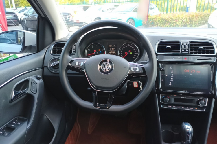 Volkswagen Polo 2018 #11 Volkswagen Polo 2018 car image #11