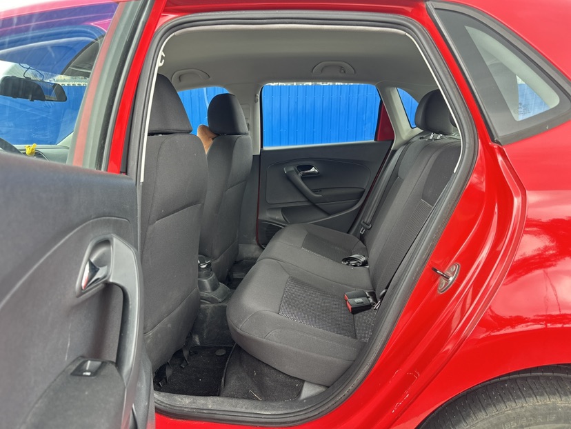 Volkswagen Polo 2012 car image #6
