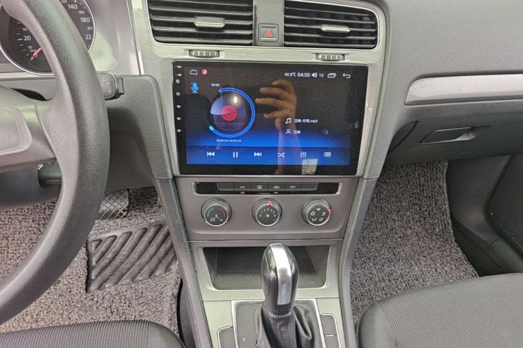 Volkswagen Golf 2014 car image #13