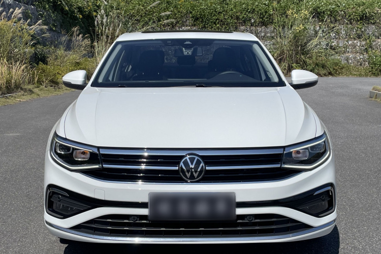 Volkswagen Bora 2023 imagen de coche #3