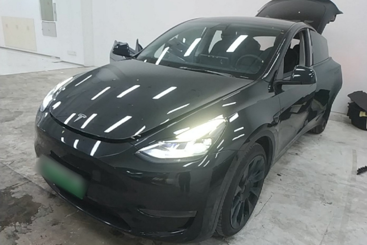 Tesla Model Y 2021 immagine di auto #2