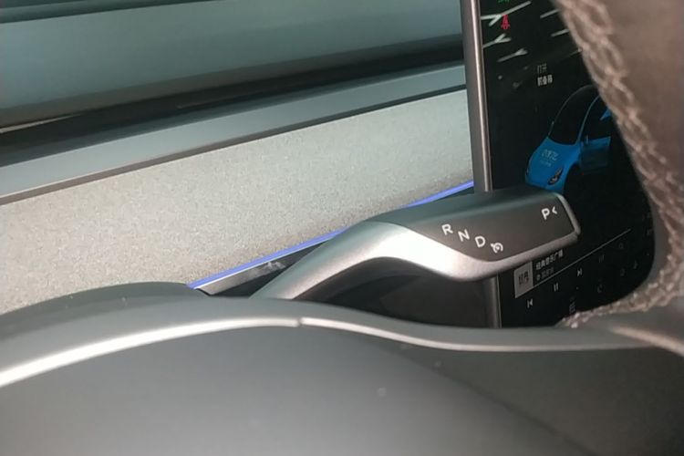 Tesla Model Y 2023 #14 Tesla Model Y 2023 car image #14