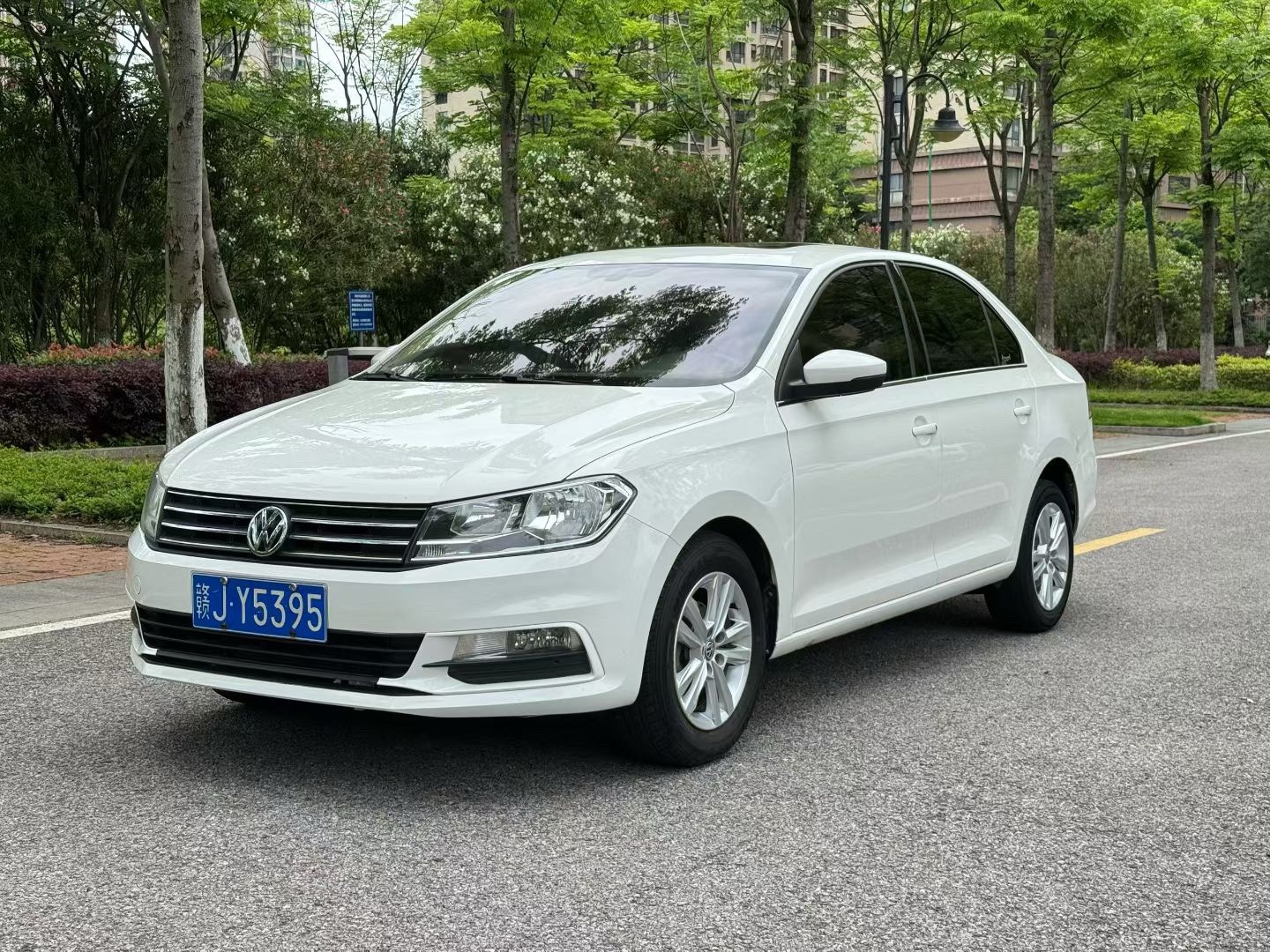 Volkswagen Santana 2017 car image 