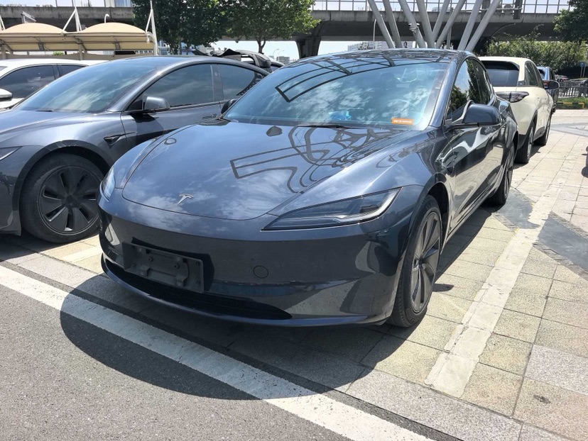 Tesla Model 3 2024 Tesla Model 3 2024 immagine di auto