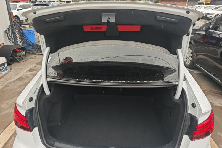 Audi A3 2019 car image #19