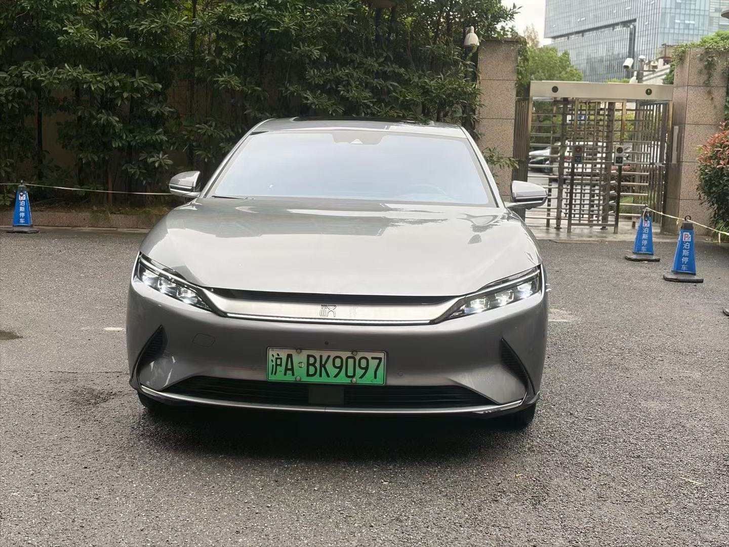 BYD Han 2023 #3 BYD Han 2023 car image #3