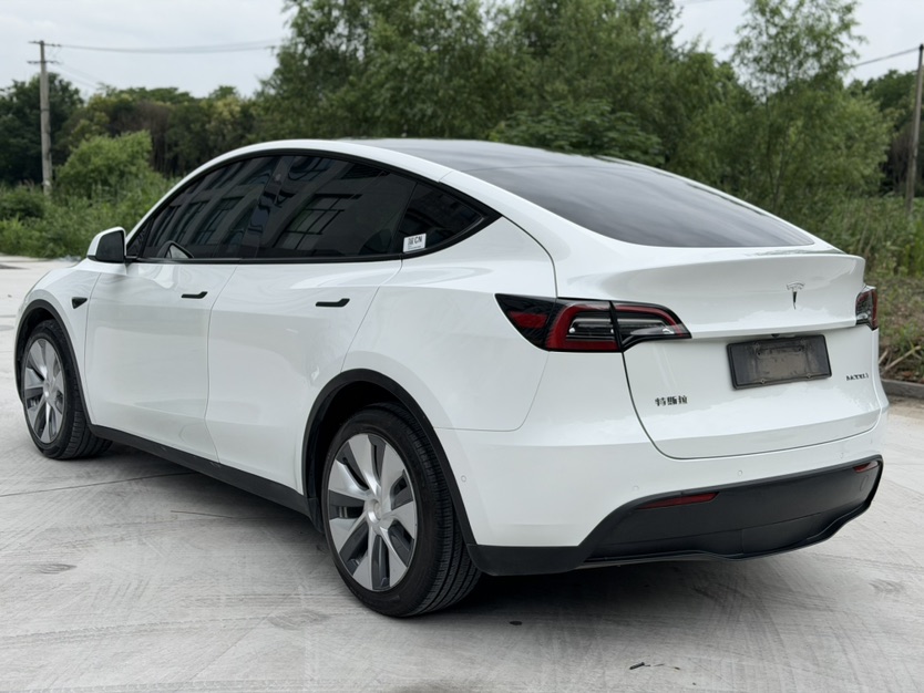 Tesla Model Y 2022 #7 Tesla Model Y 2022 car image #7