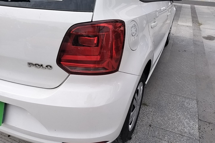 Volkswagen Polo 2017 car image #8