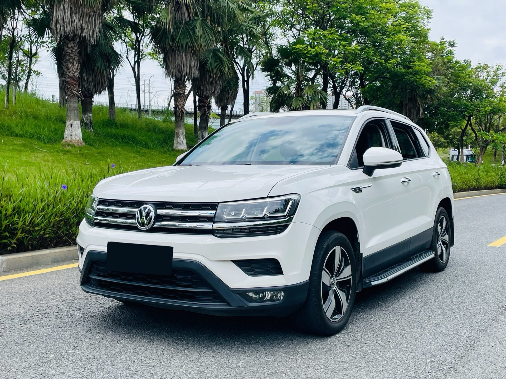 2020 2020 car image
